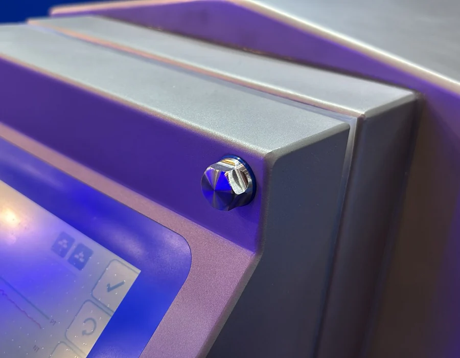 Quick-release fastener on a Detectronic detector head