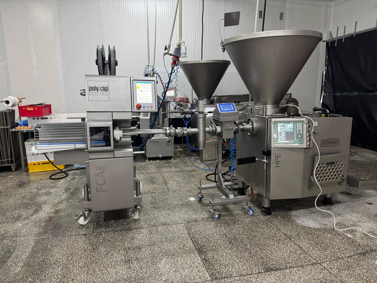 Detectronic pipeline metal detector installed between a vacuum filler and a clipper
